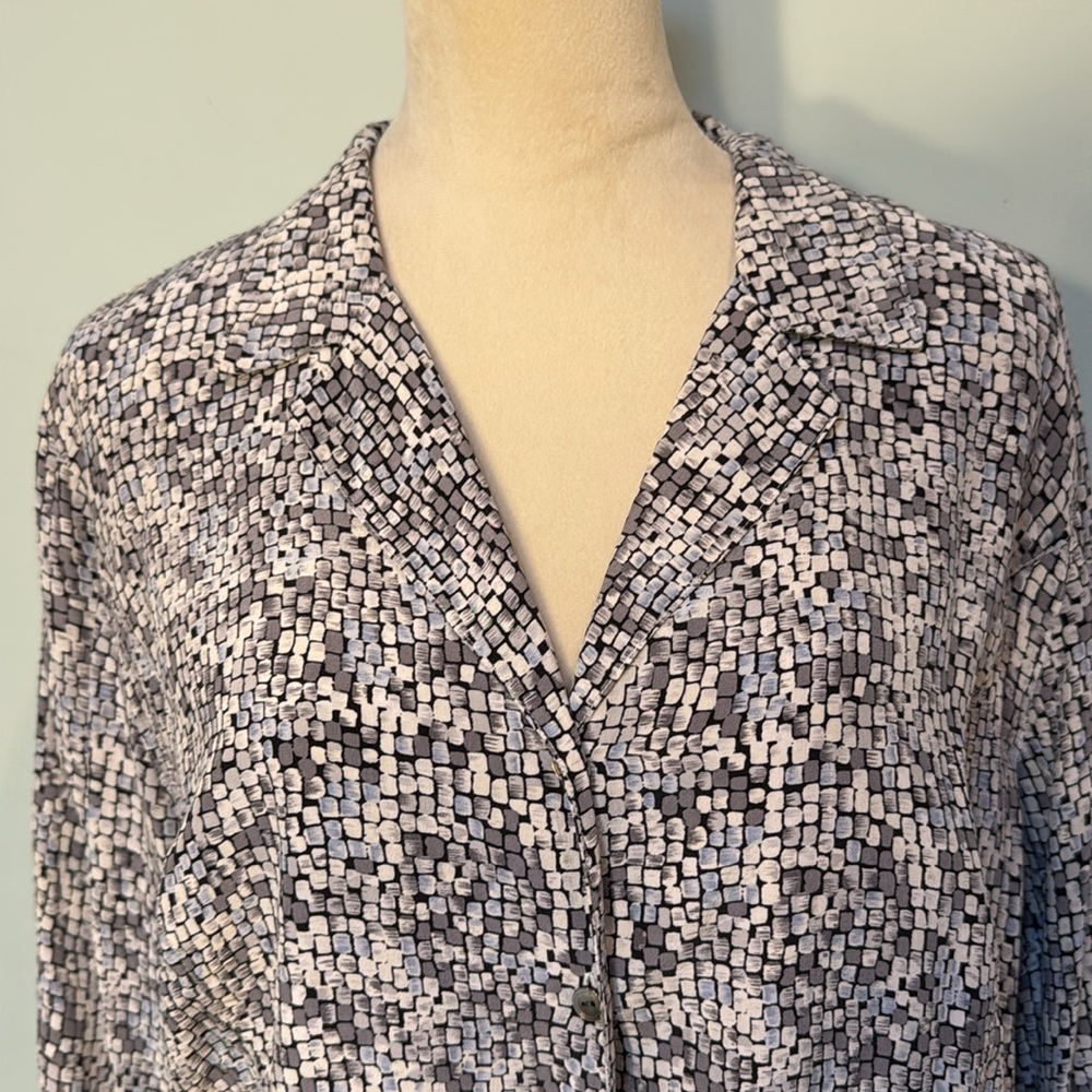 Vintage Elana by Tanner 100% silk v-neck button down blouse Size L